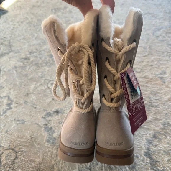 MUK LUKS Women’s Ziggy Rodeo Boots in Stone Winter Suede Size 9 NWT - Picture 2 of 6